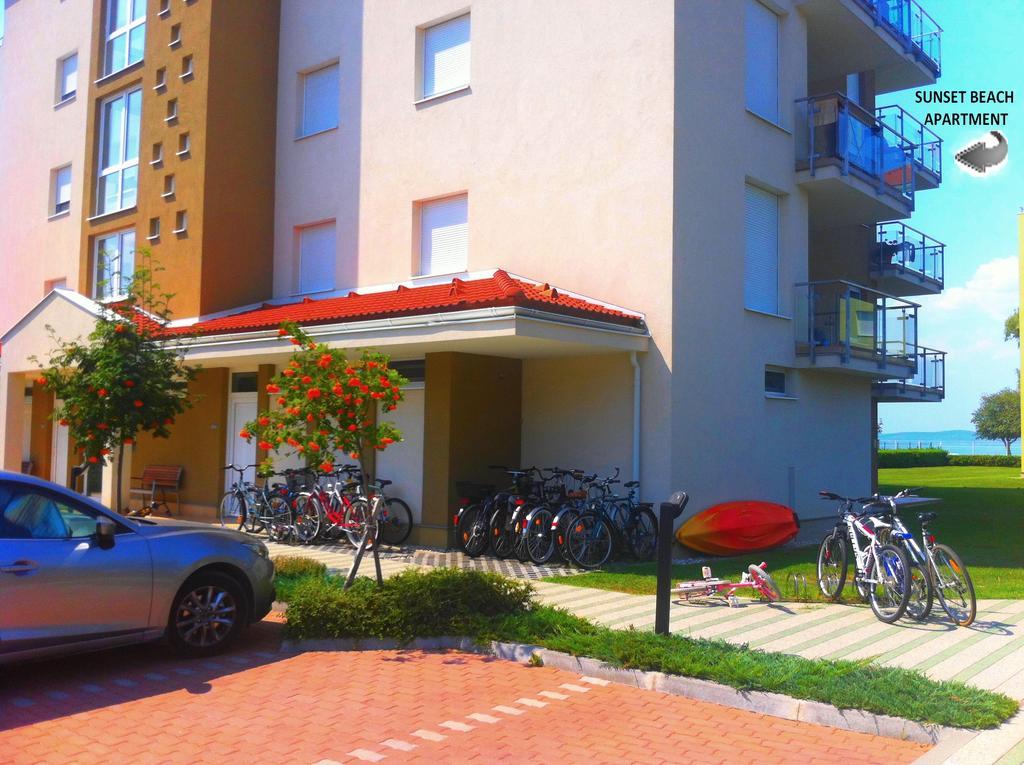 Sunset Beach Apartment Siófok Esterno foto