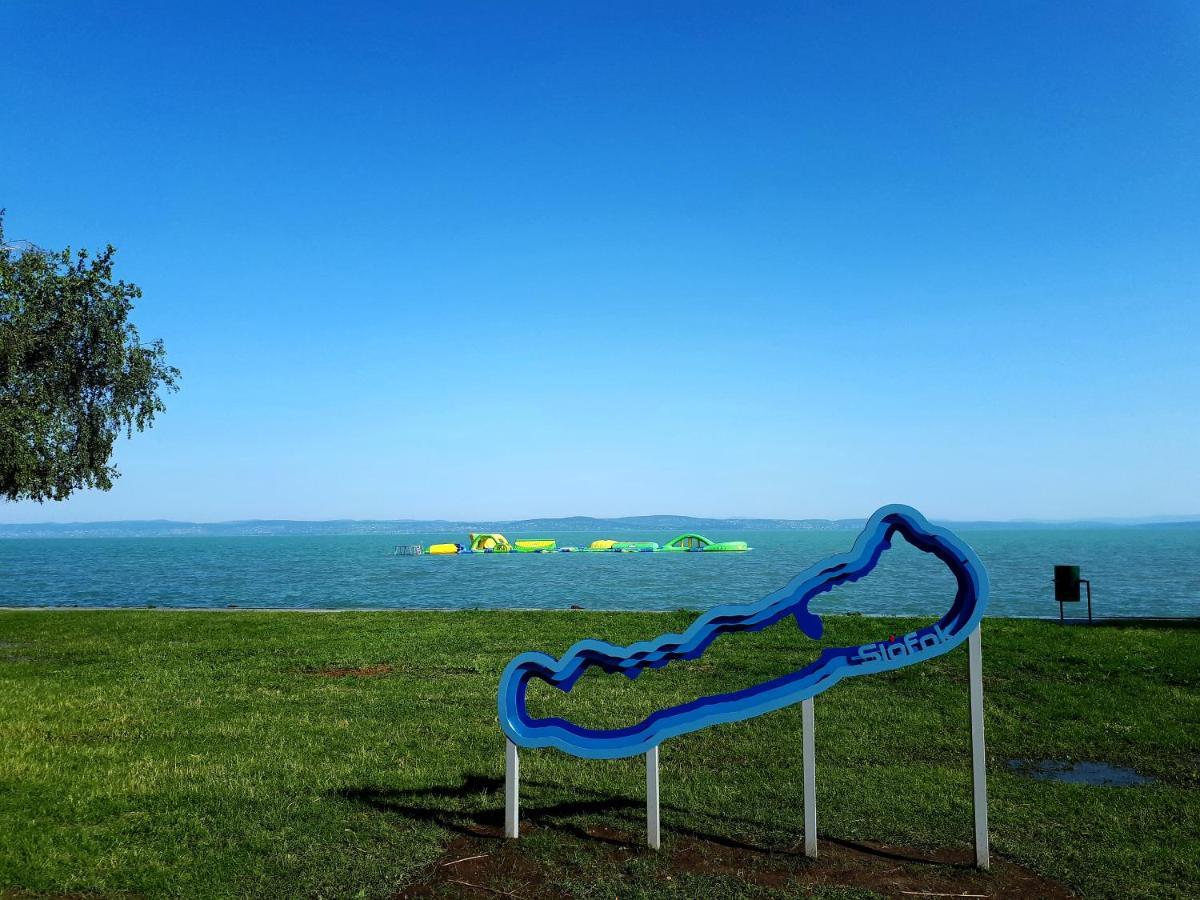 Sunset Beach Apartment Siófok Esterno foto